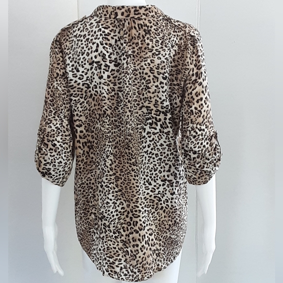ZARA Basic Animal Print Roll Tab Sleeve V-Neck Collar Top Sz - Picture 5 of 10